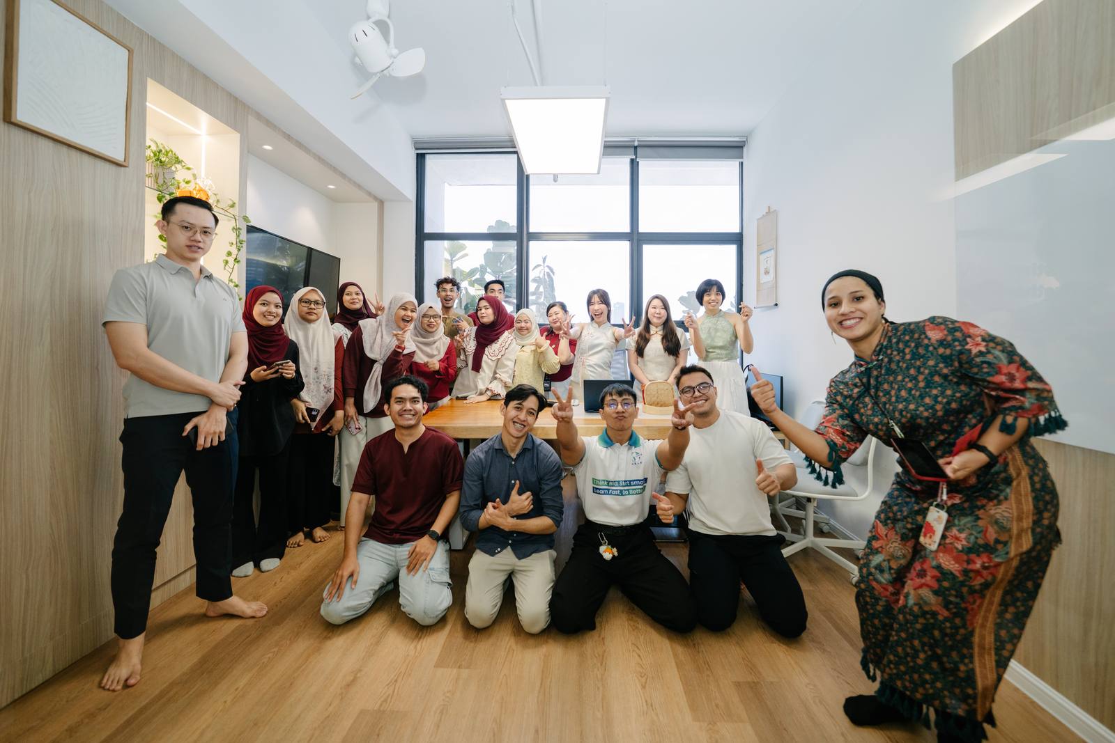 Life at AZEO: trainers and participants working together