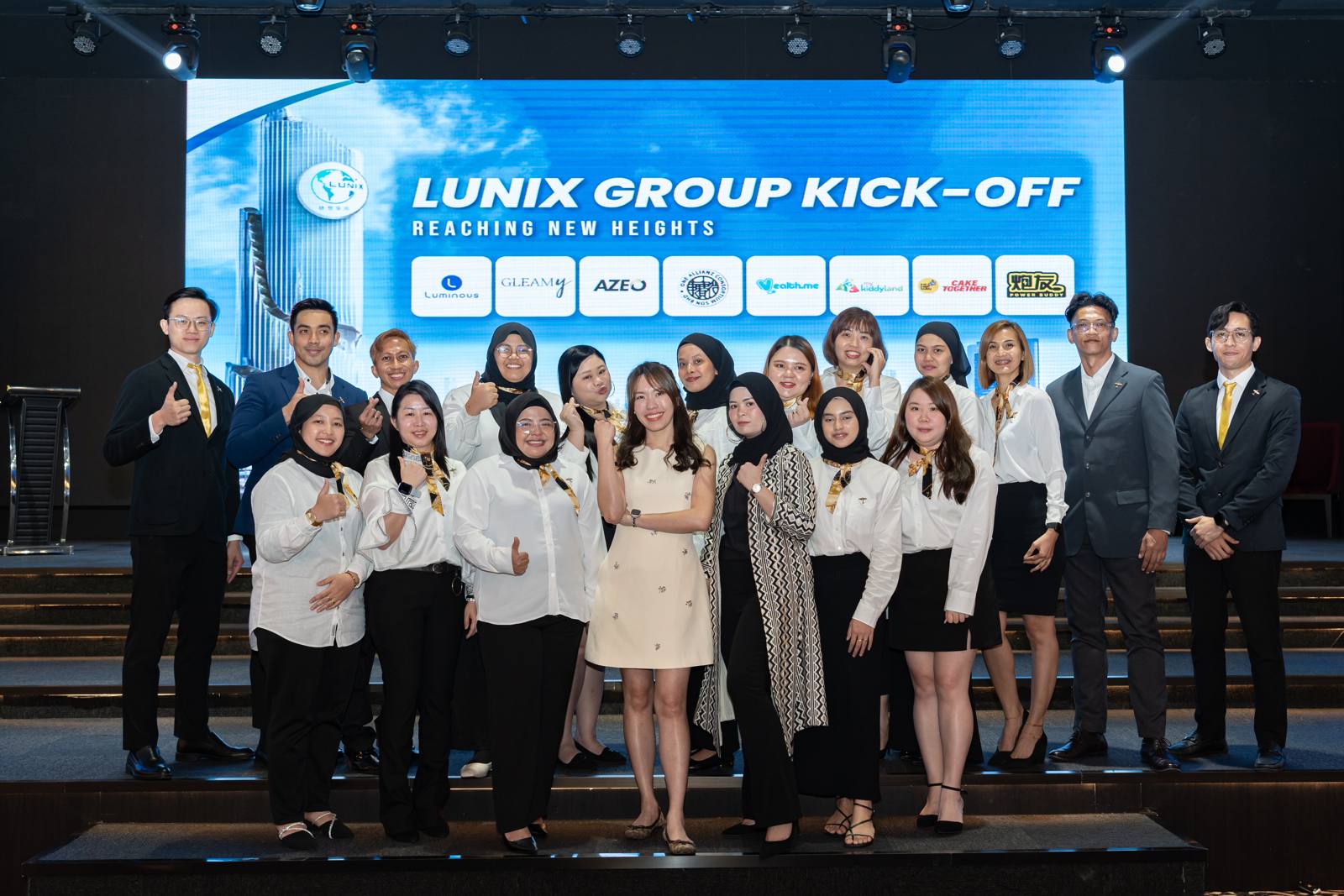The AZEO team on stage at the Lunix Group kick-off