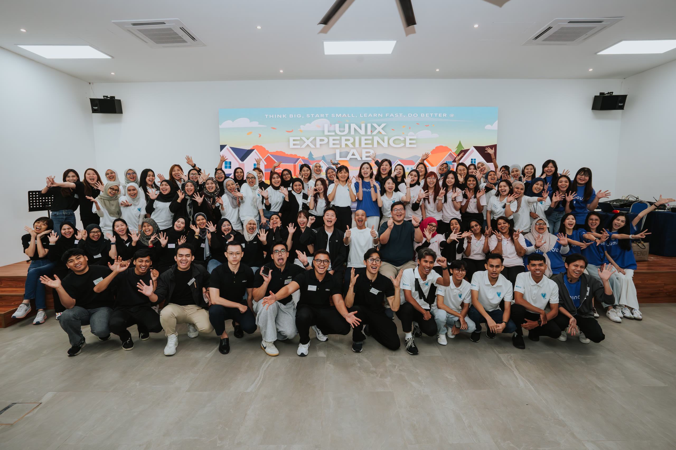 AZEO large group team building workshop, full room energy